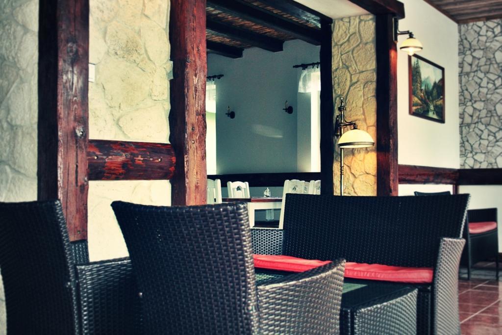 Pod Hradom Restaurant & Pension Topoľčany Екстериор снимка