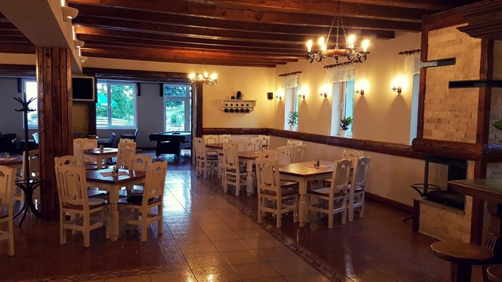Pod Hradom Restaurant & Pension Topoľčany Екстериор снимка
