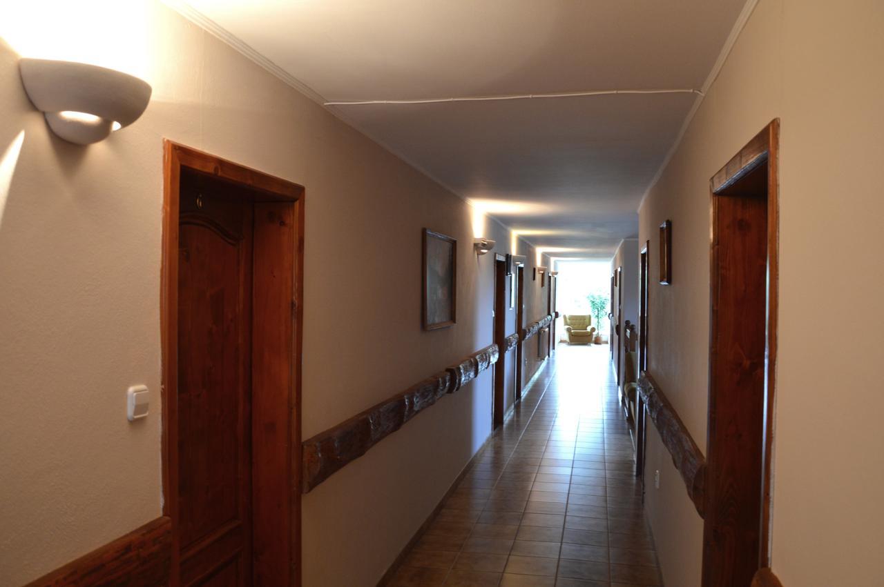 Pod Hradom Restaurant & Pension Topoľčany Екстериор снимка