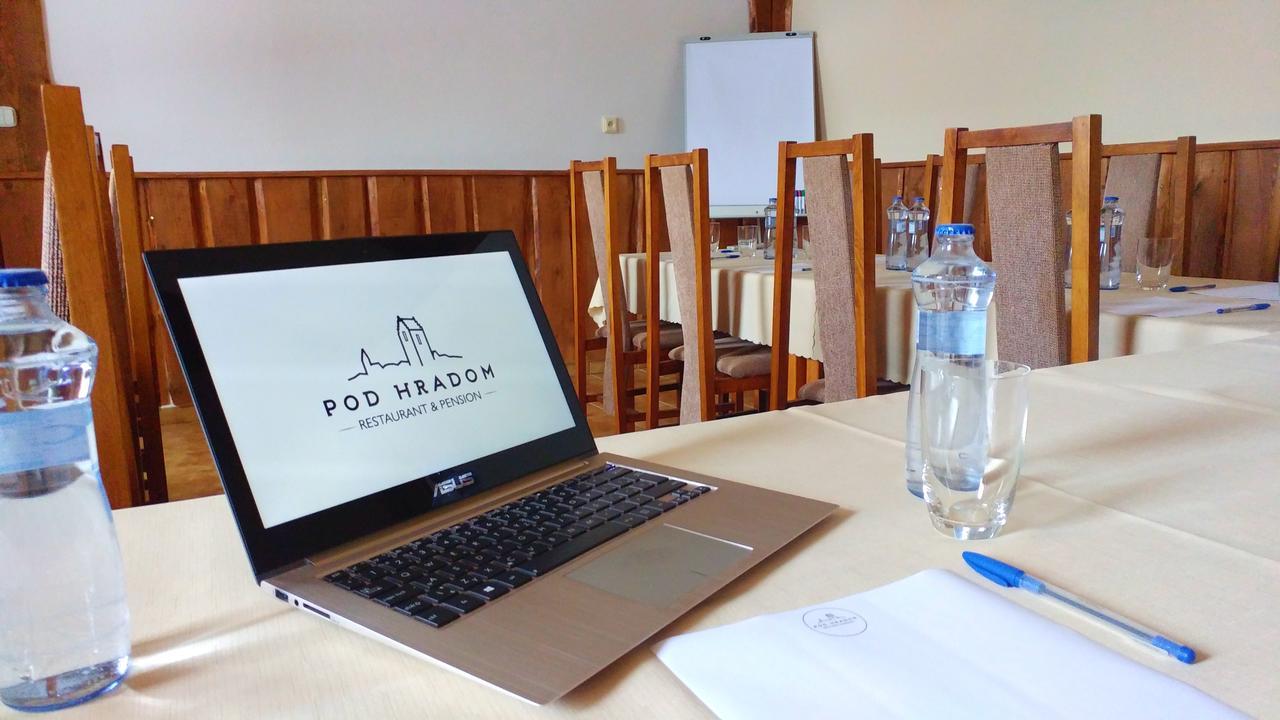 Pod Hradom Restaurant & Pension Topoľčany Екстериор снимка